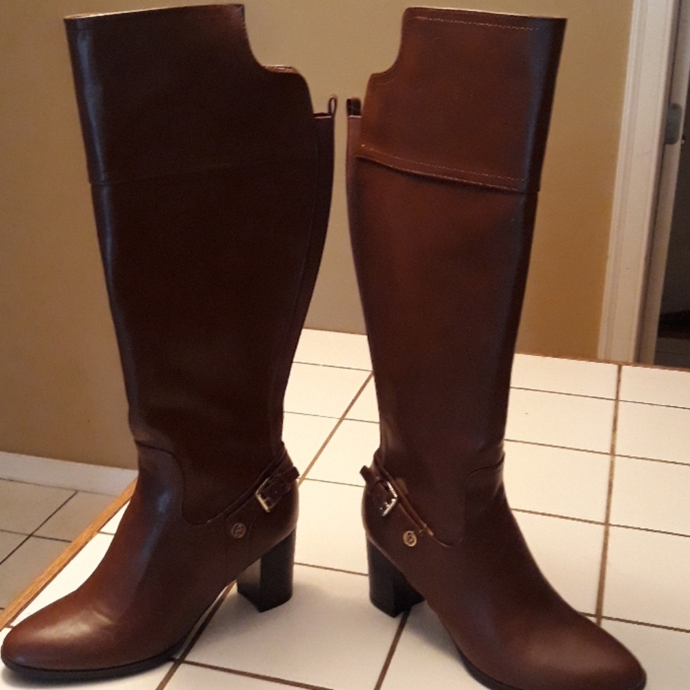 Liz Claiborne boots brand new